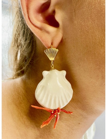 Aurora's Ceramic: Pendant earrings with ceramic Shells and Mediterranean Coral