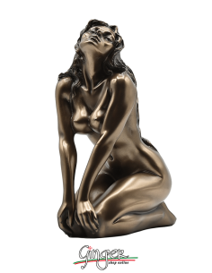 Nude of woman: relaxed girl