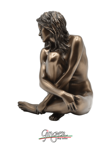 Nude of woman: relaxed girl