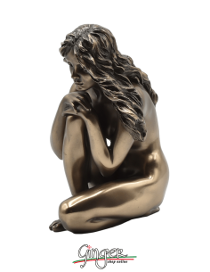 Nude of woman: relaxed girl