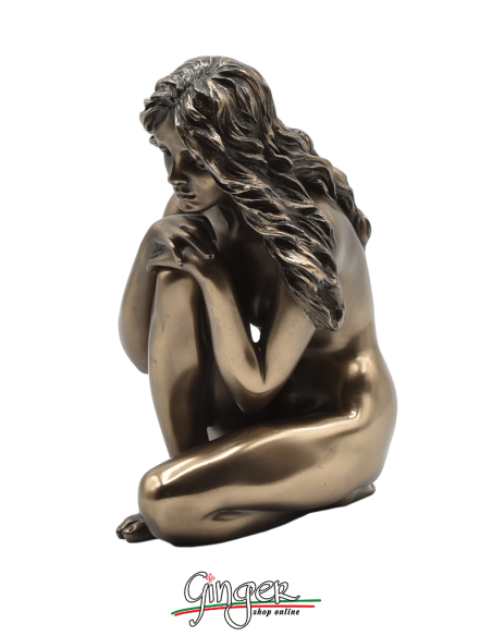 Nude of woman: relaxed girl