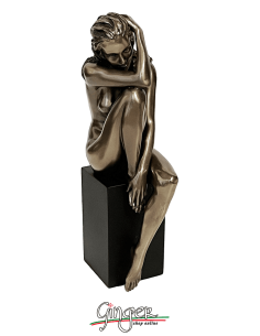 Nude of woman: relaxed girl