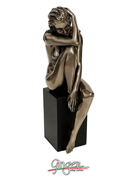 Nude of woman: relaxed girl