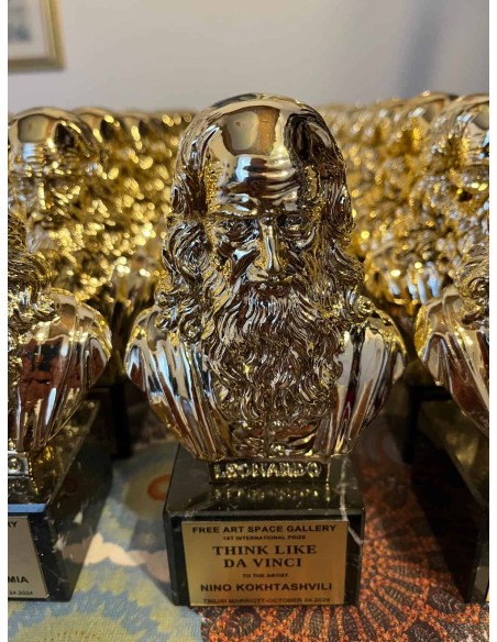 Trophies: Leonardo da Vinci gilded and with a marble base